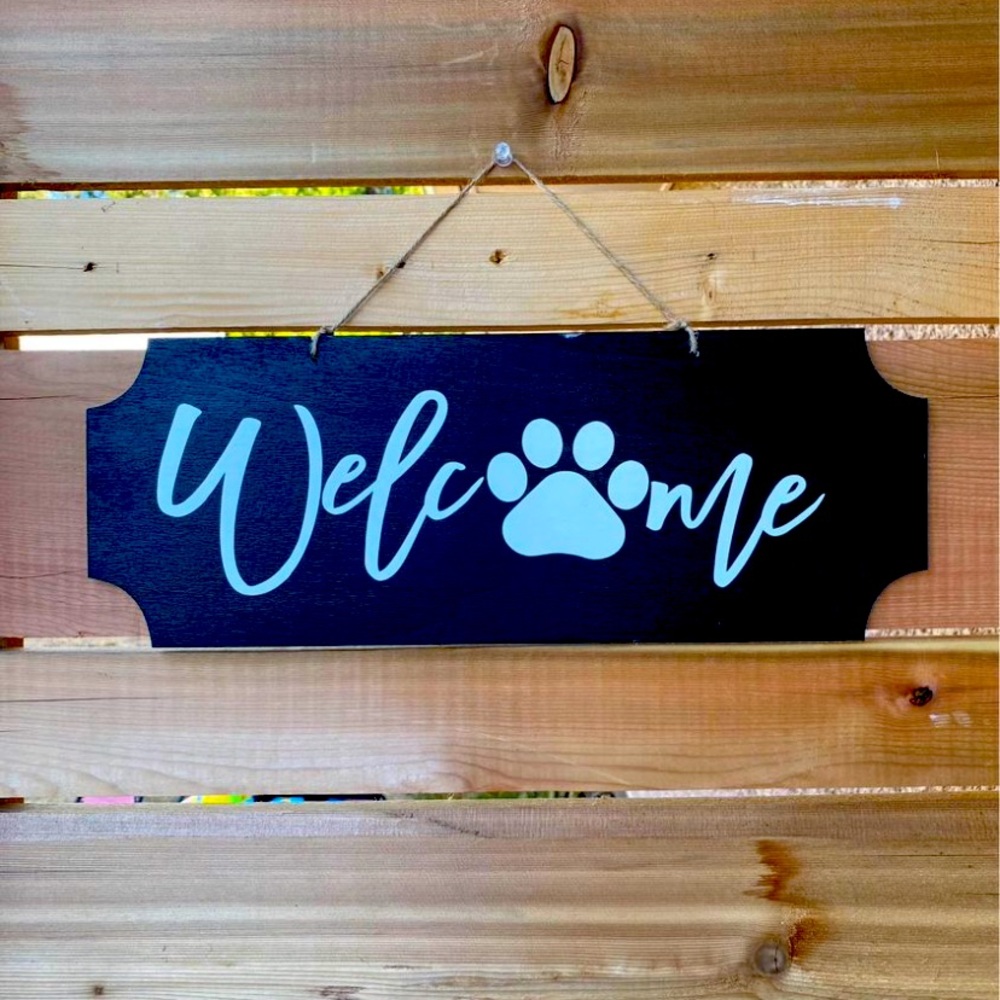 Welcome Sign Paw Print